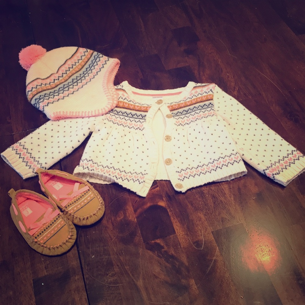 Carter's winter hat/sweater/shoe/sock set